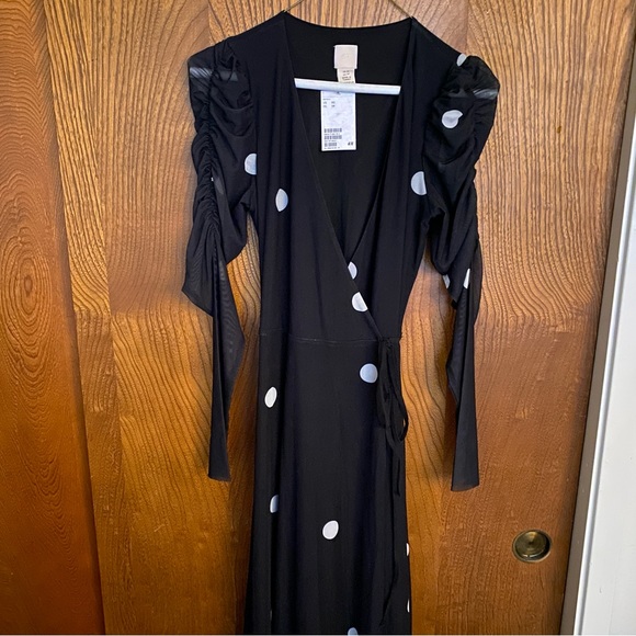 NWT H&M Black And Gray Mesh Polka Dot Long Wrap Midi Dress - Size XS - Picture 3 of 4
